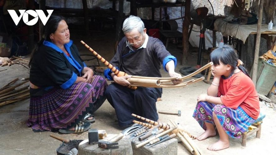 Efforts underway to preserve Mong panpipe tradition